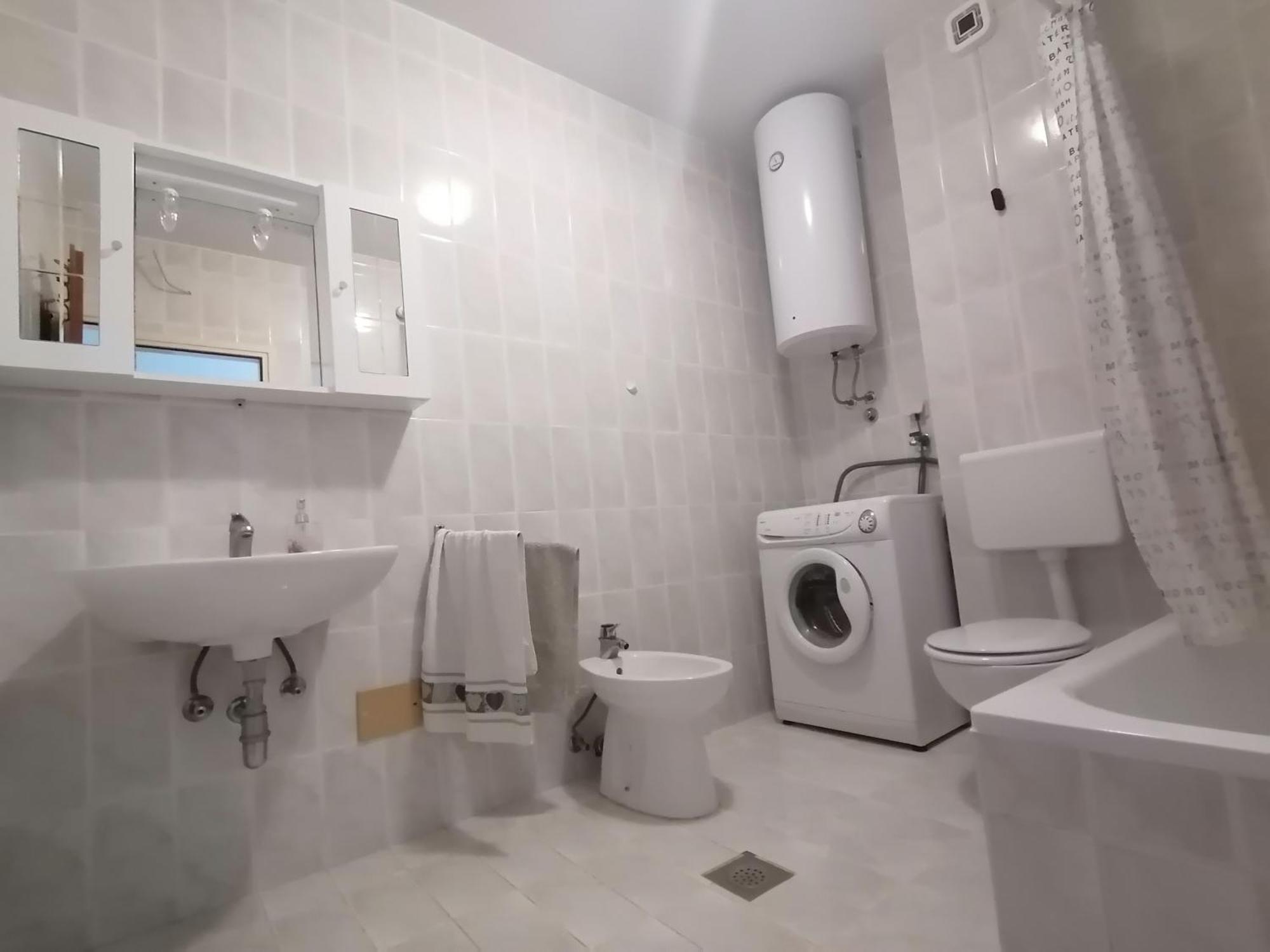 Apartment Domijan By El-Pi Tours Njivice Kültér fotó