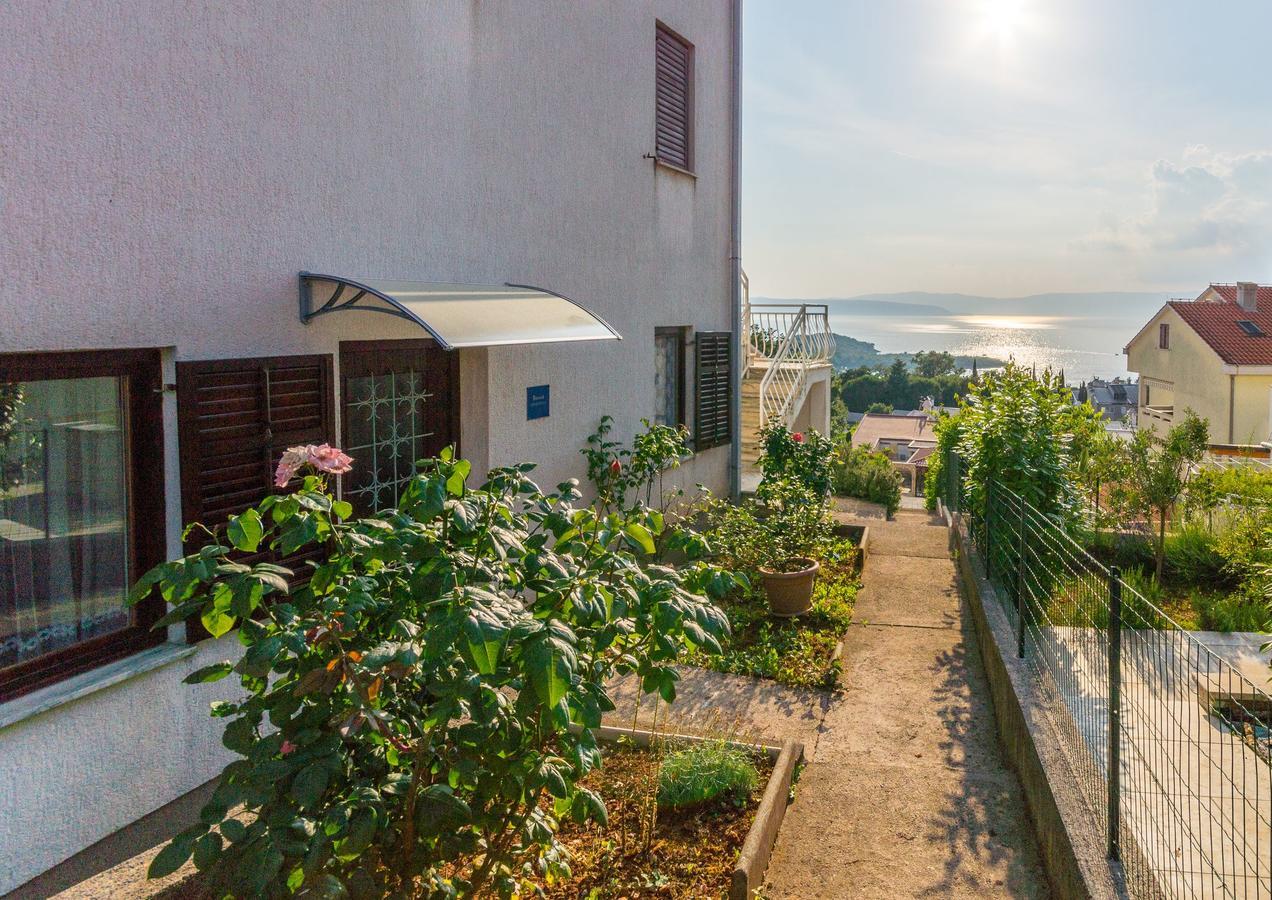 Apartment Domijan By El-Pi Tours Njivice Kültér fotó